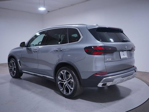 Used 2026 BMW X5 sDrive40i w/ Climate Comfort Package RWD image 3