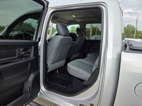 Used 2017 RAM 1500 Express AWD/4WD image 17