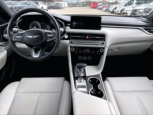 Used 2025 Genesis G70 2.5T image 14