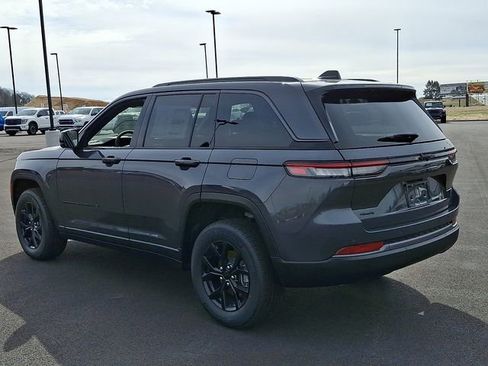 New 2026 Jeep Grand Cherokee Altitude AWD/4WD image 8