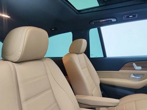 Used 2025 Mercedes-Benz GLS 450 4MATIC image 26