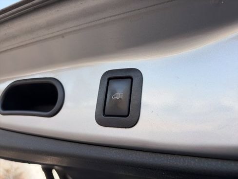 Used 2016 Toyota Highlander XLE image 8