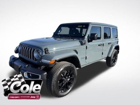 Used 2025 Jeep Wrangler Unlimited Sahara w/ Safety Group image 1