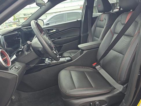 Used 2025 Chevrolet Trax RS FWD image 7