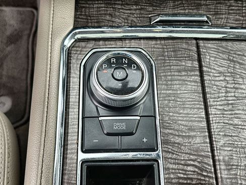 Used 2019 Ford Expedition Limited w/ Equipment Group 301A RWD image 16