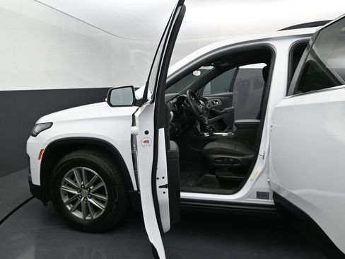 Used 2023 Chevrolet Traverse LT AWD/4WD image 13