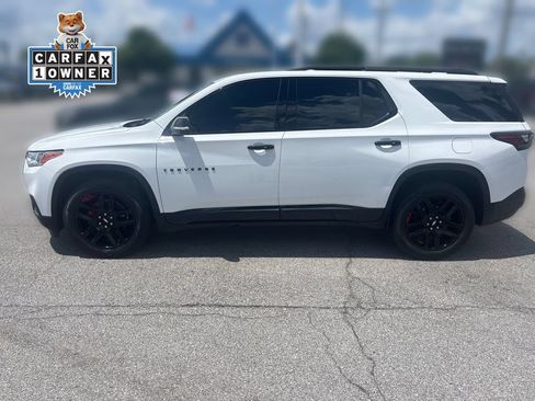 Used 2021 Chevrolet Traverse Premier w/ Redline Edition AWD/4WD image 2