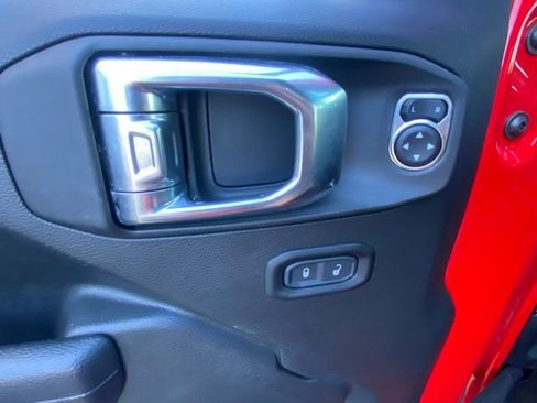Used 2022 Jeep Wrangler Unlimited Sport image 19