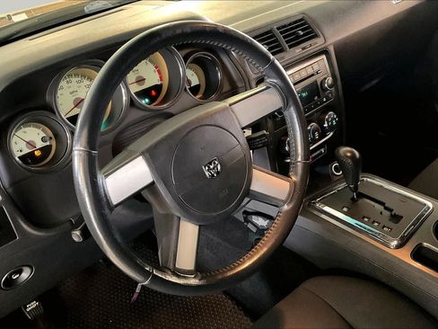 Used 2009 Dodge Challenger R/T RWD image 15