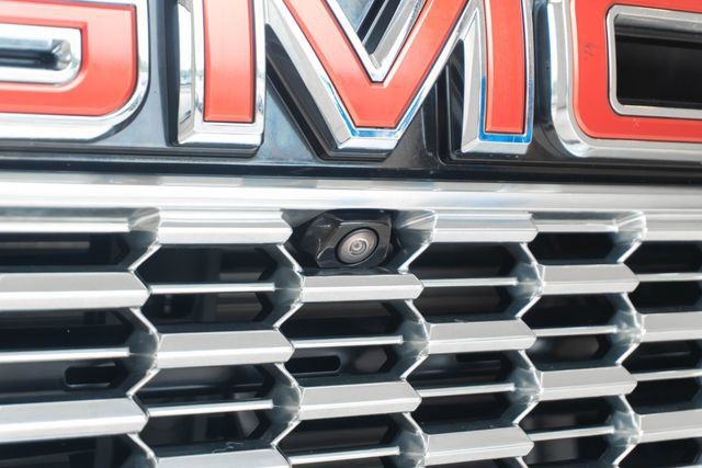 Used 2023 GMC Yukon Denali AWD/4WD image 10