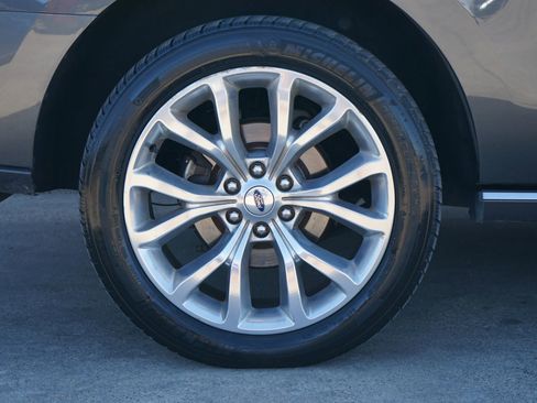 Used 2019 Ford Expedition Limited w/ Equipment Group 302A image 3