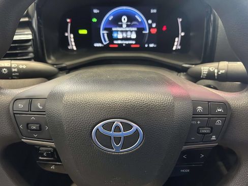 Used 2025 Toyota Camry LE w/ Convenience Package FWD image 27