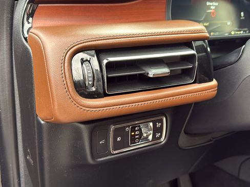 Used 2020 Lincoln Aviator Reserve w/ Equipment Group 201A image 12