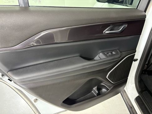 Used 2022 Jeep Grand Cherokee L Laredo w/ Luxury Tech Group I image 35