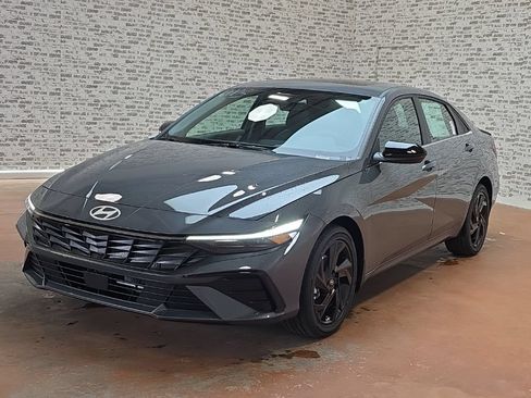 New 2026 Hyundai Elantra SEL Sport Premium FWD image 3