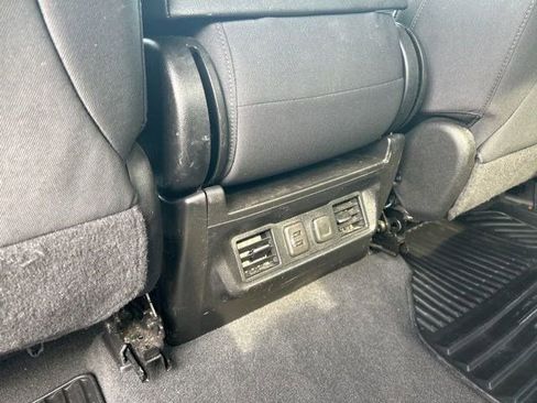 Used 2022 Chevrolet Silverado 1500 LT image 32