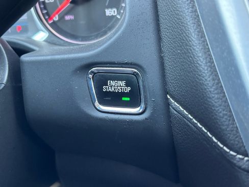 Used 2022 GMC Acadia SLE FWD image 16