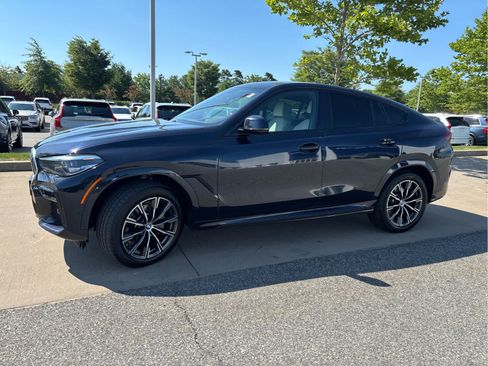 Used 2022 BMW X6 xDrive40i w/ M Sport Package AWD/4WD image 3