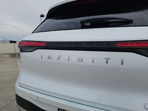 New 2026 INFINITI QX60 Luxe w/ Family Package image 23