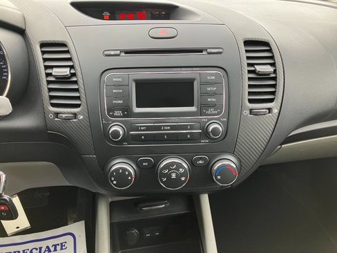 Used 2015 Kia Forte EX image 19