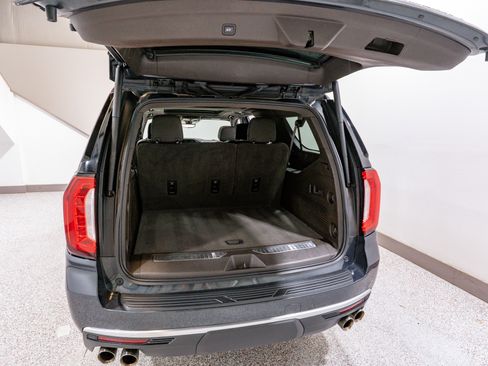 Used 2021 GMC Yukon XL Denali w/ Denali Premium Package image 36