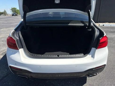 Used 2018 BMW 530i xDrive AWD/4WD image 9