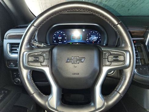 Used 2022 Chevrolet Tahoe Z71 w/ Luxury Package AWD/4WD image 27