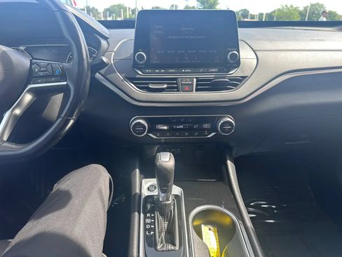 Used 2020 Nissan Altima 2.5 SV AWD/4WD image 17