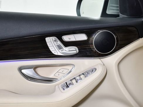 Certified 2022 Mercedes-Benz GLC 300 w/ Premium Package Lite image 18