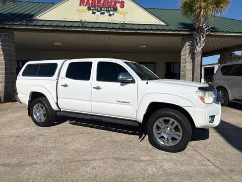 Used 2014 Toyota Tacoma Limited image 2