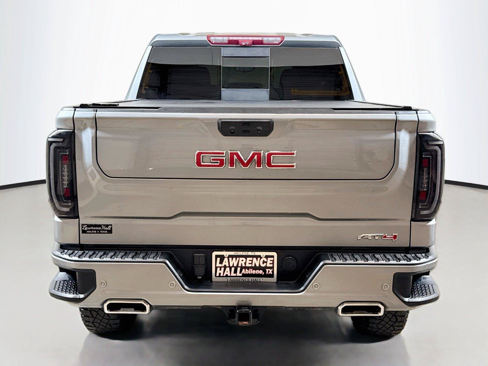 Used 2024 GMC Sierra 1500 AT4 w/ Technology Package AWD/4WD image 5