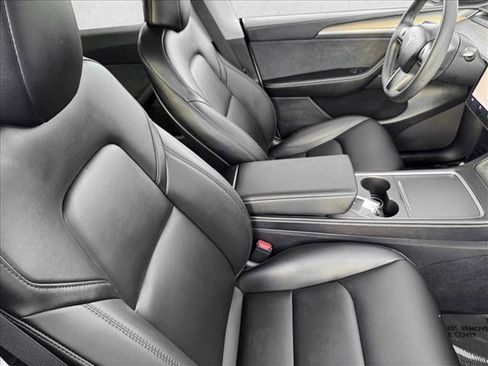 Used 2023 Tesla Model Y Long Range image 23