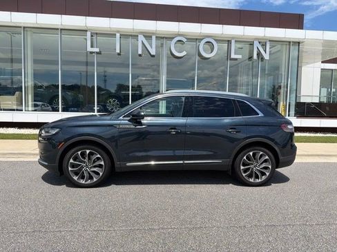 Used 2023 Lincoln Nautilus Reserve FWD image 2
