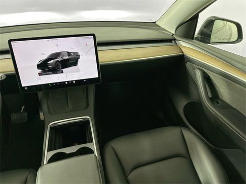 Used 2023 Tesla Model Y Long Range image 23