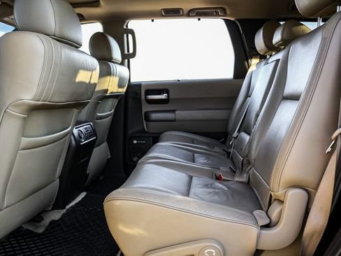 Used 2010 Toyota Sequoia Limited image 27