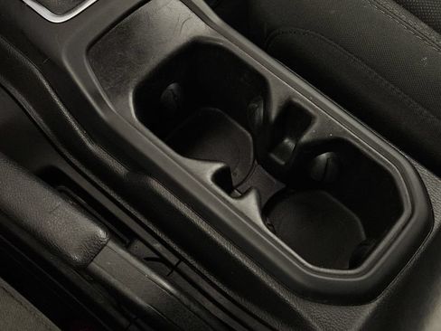 Used 2022 Jeep Wrangler Sport AWD/4WD image 18