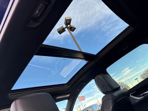 Used 2025 Cadillac XT5 Premium Luxury image 22