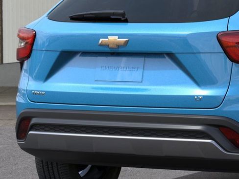New 2026 Chevrolet Trax LT w/ LT Convenience Package FWD image 14