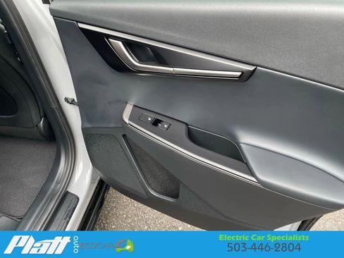 Used 2025 Kia EV6 Wind image 45