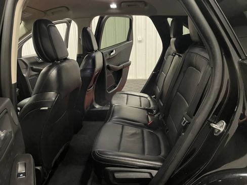 Used 2020 Ford Escape Titanium image 37