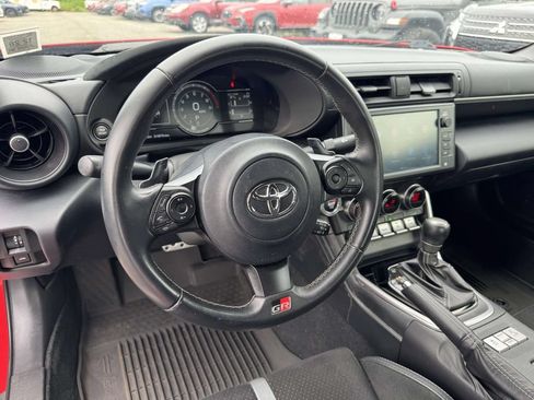 Used 2023 Toyota GR86 Premium w/ ALL Weather Mat Package (TMS) RWD image 16