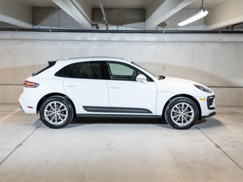 Certified 2026 Porsche Macan AWD/4WD image 8