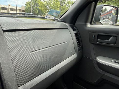 Used 2011 Ford Escape XLT w/ 202A Rapid Spec Order Code AWD/4WD image 26
