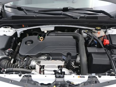 Used 2020 Chevrolet Malibu LT FWD image 16