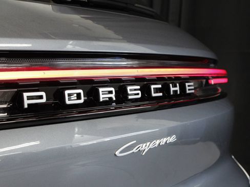 New 2026 Porsche Cayenne AWD/4WD image 37