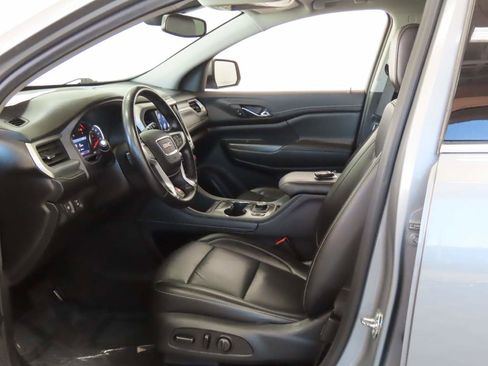 Used 2023 GMC Acadia SLT image 17