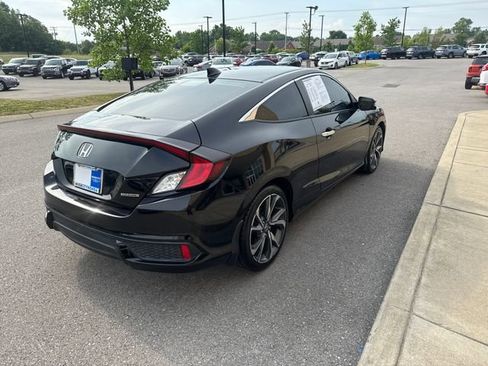 Used 2020 Honda Civic Touring image 4