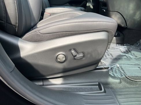 New 2026 Chrysler Pacifica Select image 16