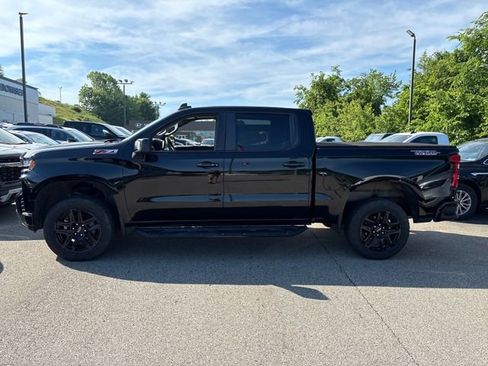 Used 2022 Chevrolet Silverado 1500 LT Trail Boss w/ LT Trail Boss Premium Package AWD/4WD image 2