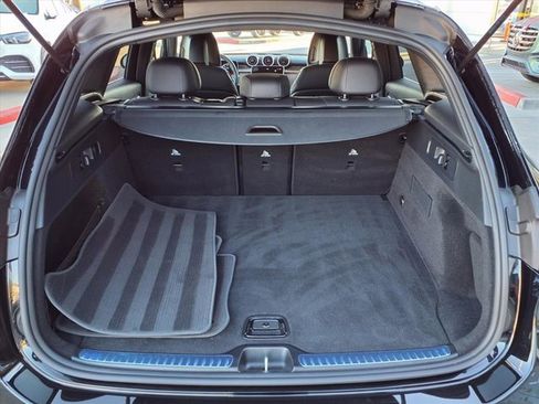 Used 2025 Mercedes-Benz GLC 300 image 23